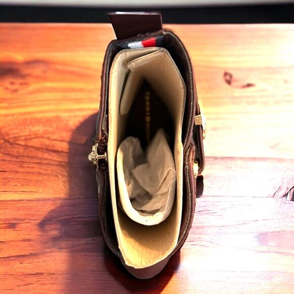 Tommy Hilfiger Women’s 7 Resin 2 Brown Leather Low Heel Ankle Boots Zip NEW - Picture 8 of 10